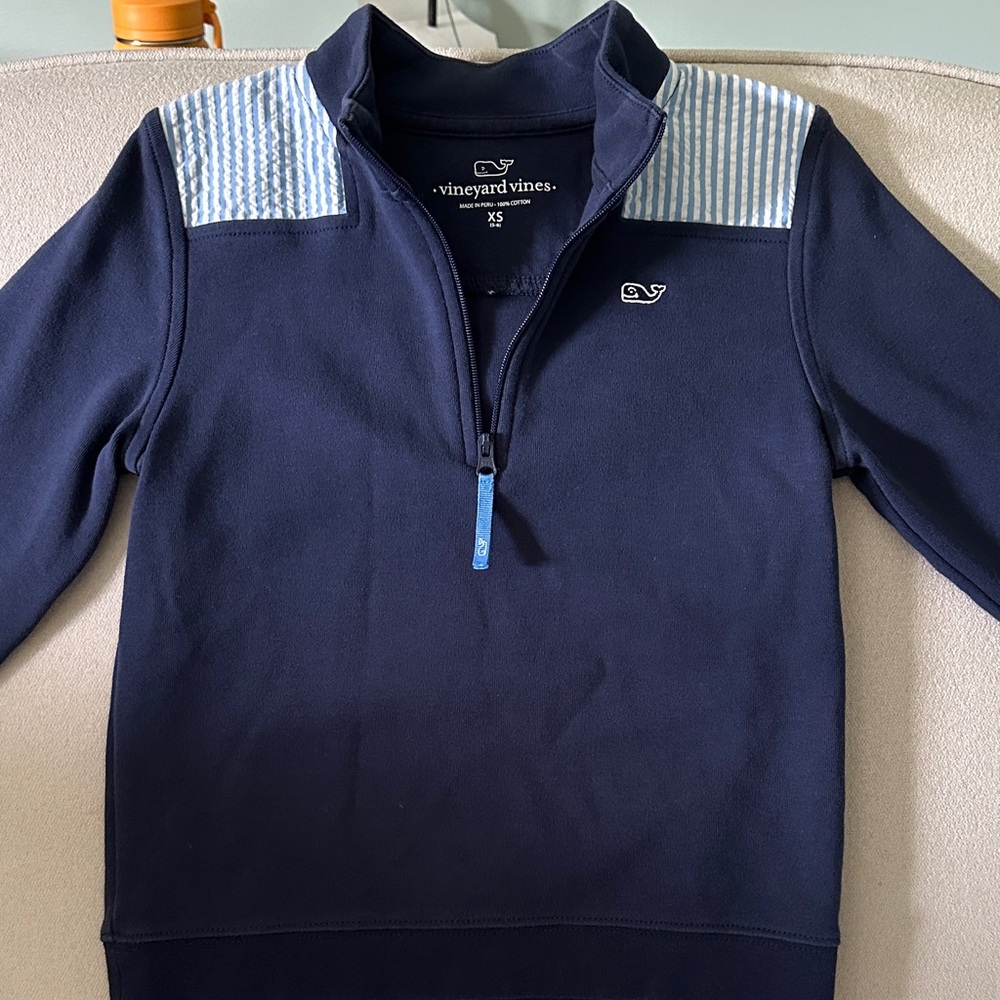 Vineyard Vines Boy’s Navy and Light Blue Zip-Up Sweater, size 5-6